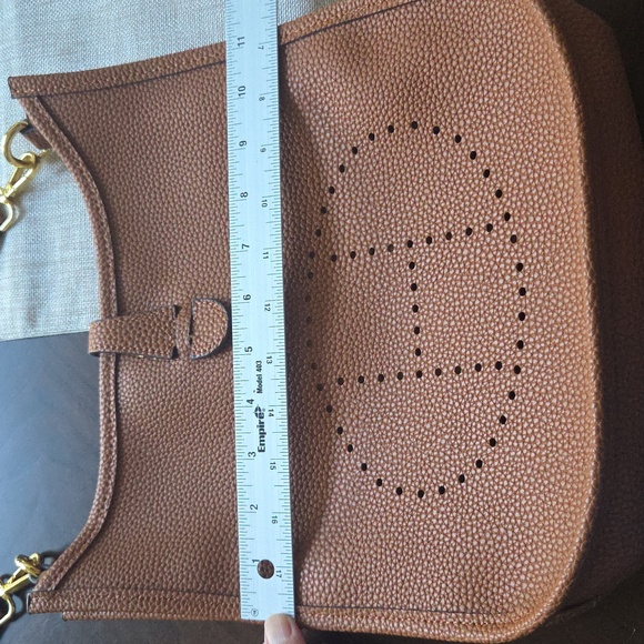 Beautiful Replica Halston Cross Body Bag. Great Condition! Tan, Gold Hardware. - Picture 10 of 11